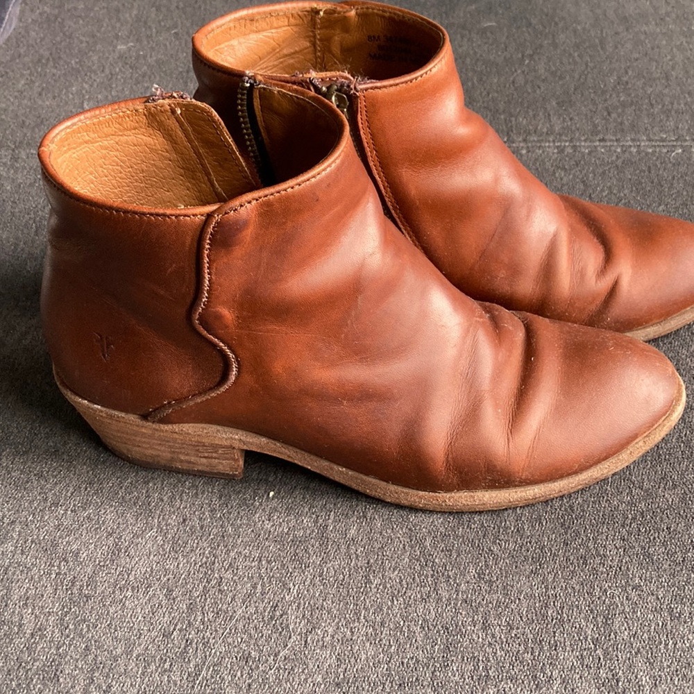 Frye ankle boots western style sz 8